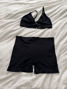 lunya Black Seamless Lounge Bra and High-Rise Shorts Set
